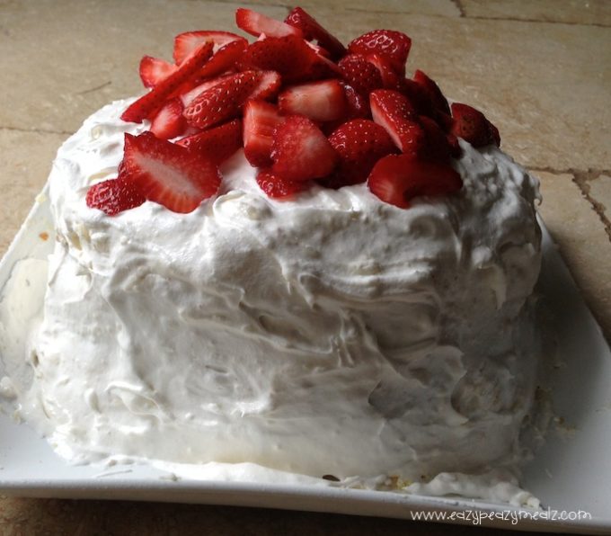 butter cake strawberry cream