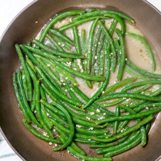 Easy garlic green beans, the best way to make green beans taste good