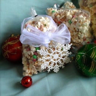 White Chocolate Peppermint Christmas Popcorn