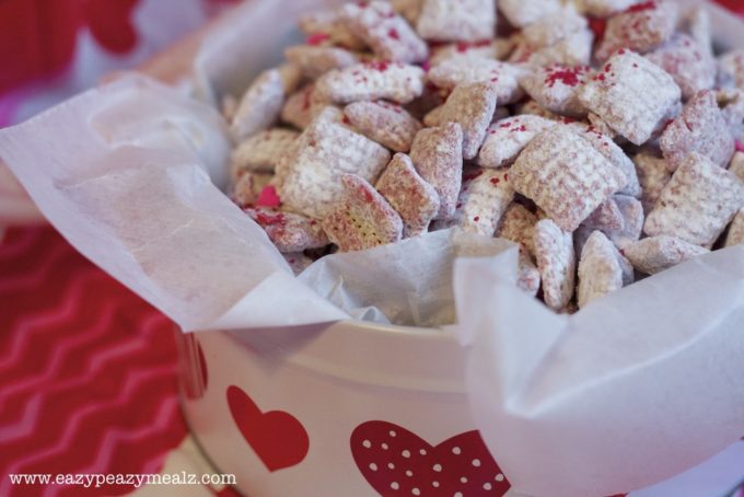 red velvet muddy buddies