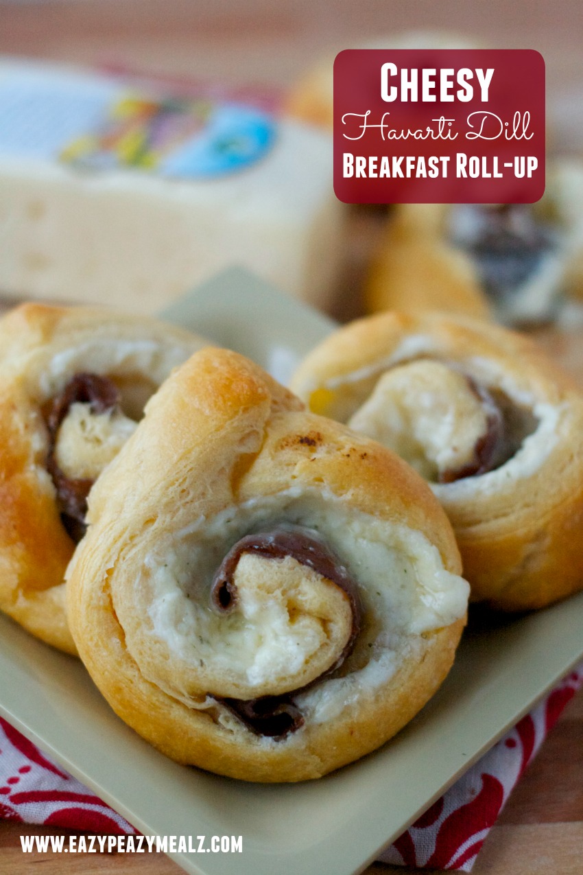 cheesy havarti dill breakfast roll up #havartiholiday