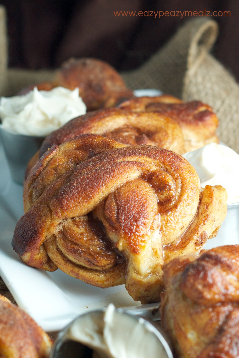 cinnamon pretzels