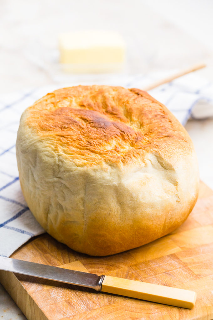 Brown the top of your slow cooker bread: 7 Minutes of prep time is all that is required for this artisan crock pot bread