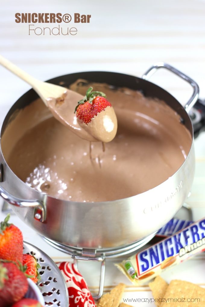 SNICKERS, Snickers fondue, Snickers bar fondue, candy bar fondue, crock pot fondue, slow cooker fondue