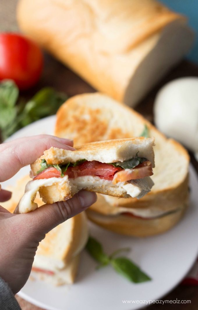 caprese grilled cheese bite