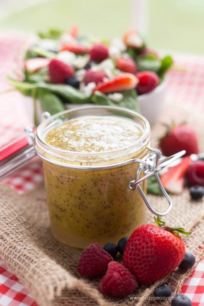 Poppyseed Dressing and Spinach Berry Salad - Easy Peasy Meals