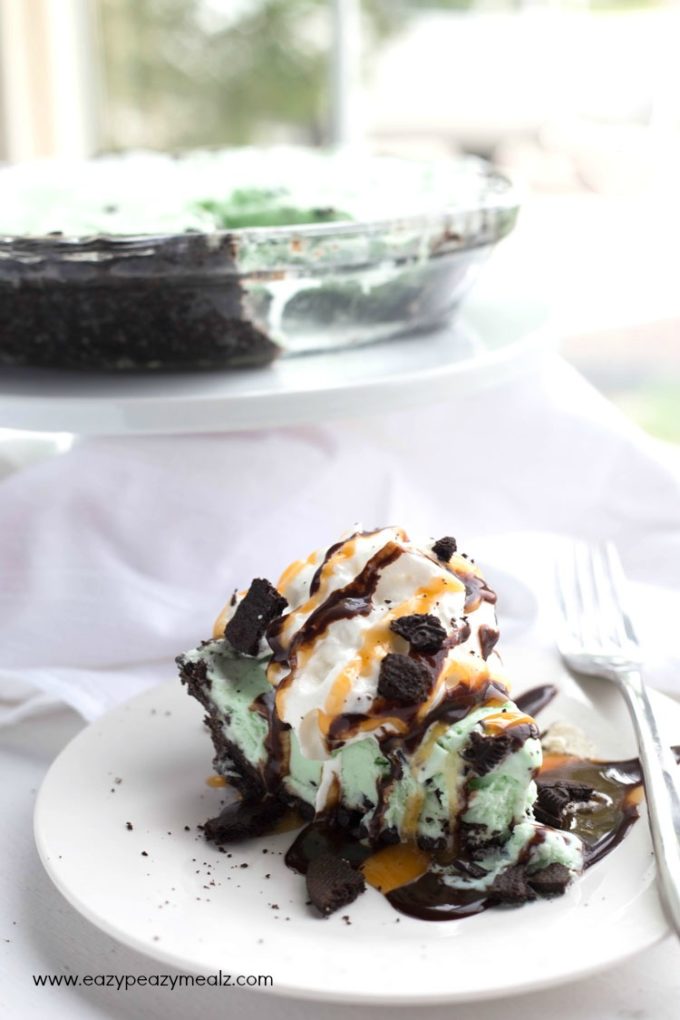 Copycat Asphalt Pie + 40 All things OREO Recipes - Easy Peasy Meals