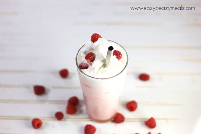 Raspberry Italian Soda, an easy and delicious drink 