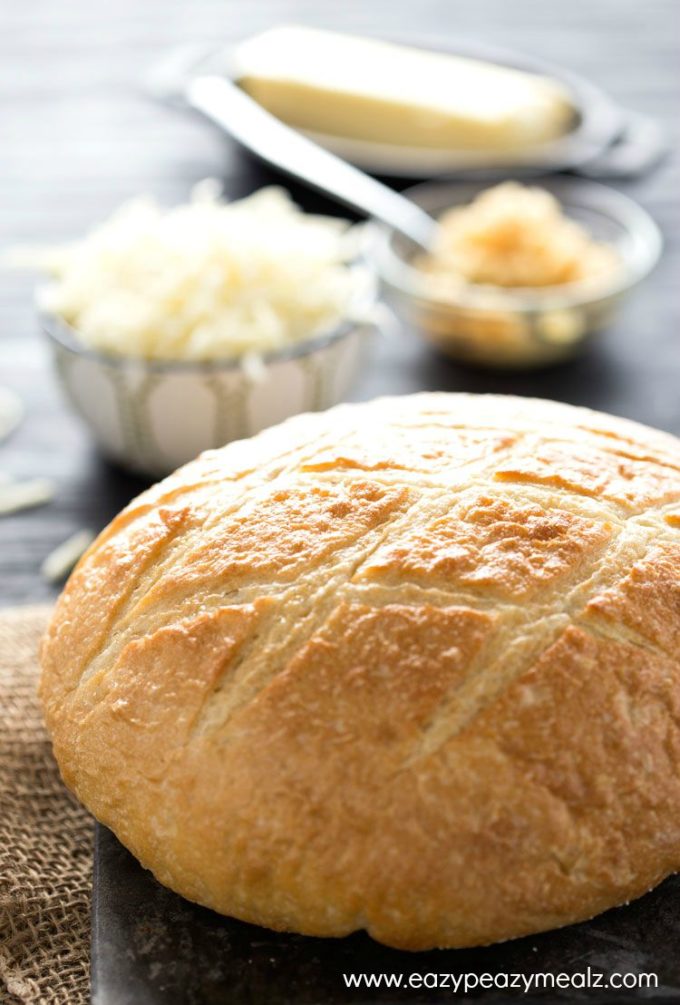 Garlic Bread: This cheesy garlic bread is the perfect appetizer, takes only minutes to make, and is a real crowd pleaser. It is fantastic dipped in Marinara!