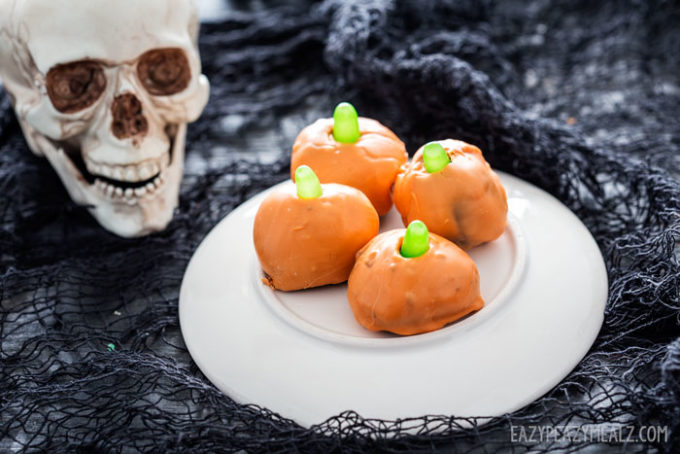 Pumpkin OREO truffles are great for Halloween snacking. 