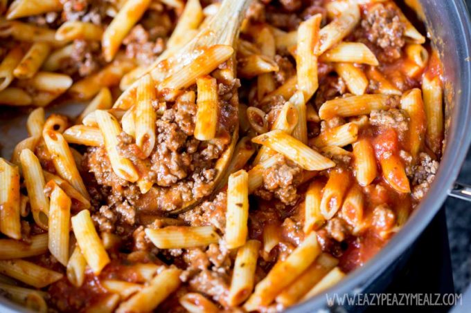one pot pasta, beef marinara penne pasta, a simple pasta dinner, an easy weeknight meal 