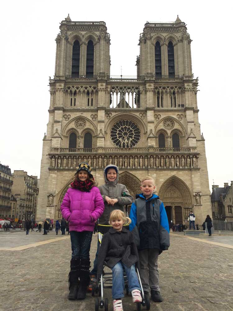 Notre-Dame-Kids