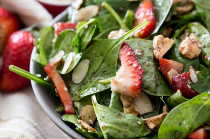 Salad-with-berries-and-poppyseed-balsamic