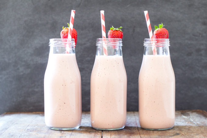 Easy Strawberry Banana Milkshake - Easy Peasy Meals