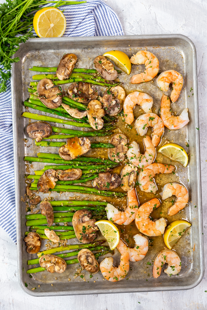 low calorie sheet pan dinner: honey lemon garlic shrimp and asparagus