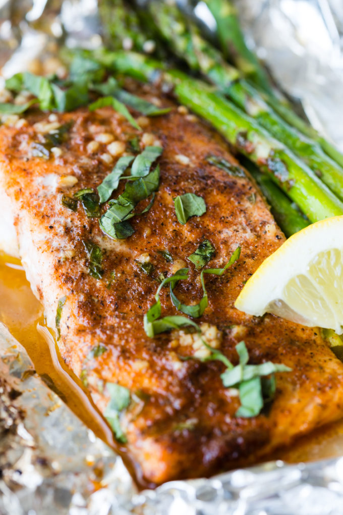 Lemon Basil Salmon and Asparagus Foil Packets