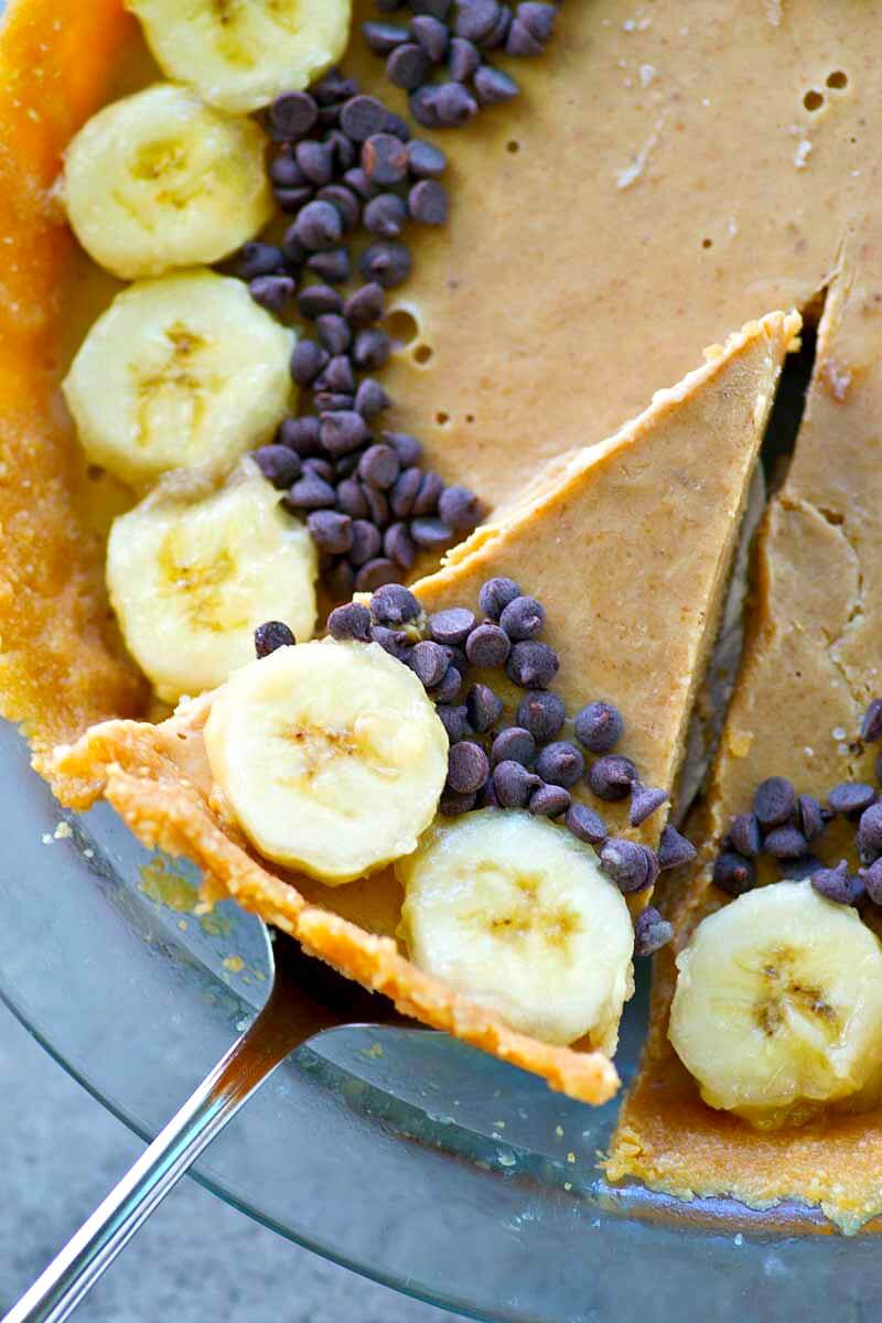 Lighter No-Bake Peanut Butter Banana Pie