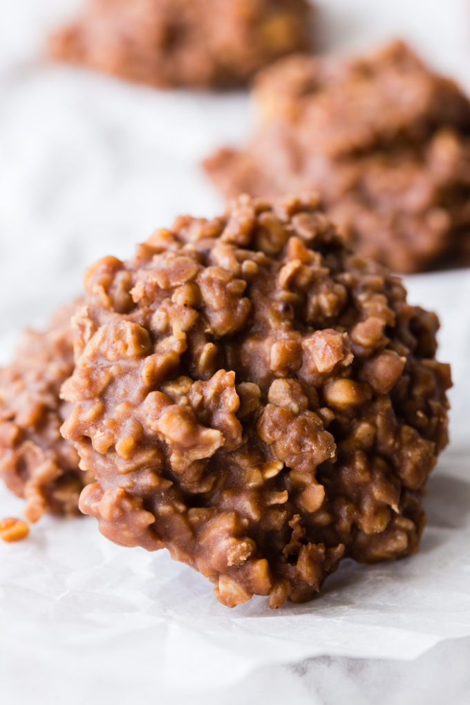 Delicious and easy to make no bake cookies, these chocolate cookies are tasty and delicious.