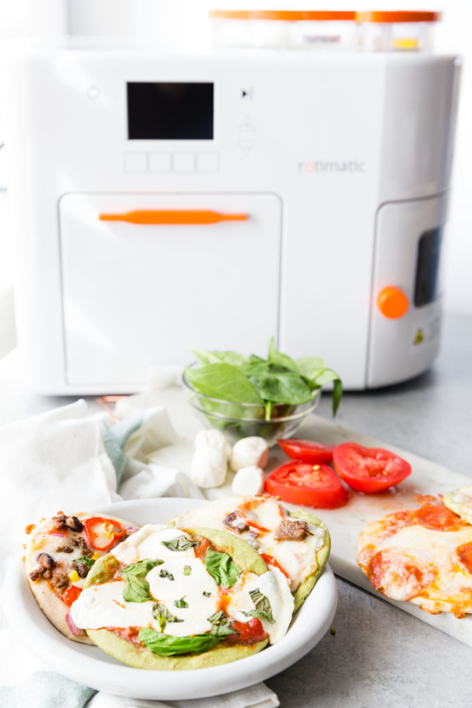 Making a personal pizzas in your Rotimatic and topping them 6 ways. 
