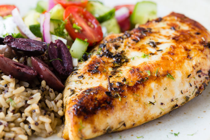 the close up of the skillet greek chicken 