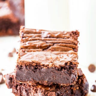 The best chewy chocolate brownies, fudgy middle, crispy top!