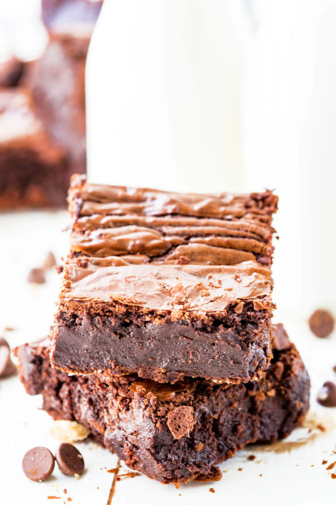 The best chewy chocolate brownies, fudgy middle, crispy top!