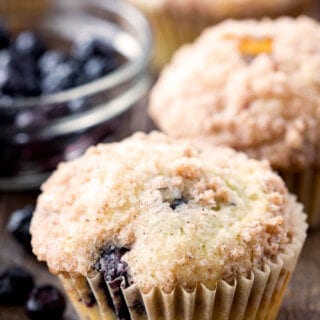 Easy to bake blueberry muffins with streusel topping