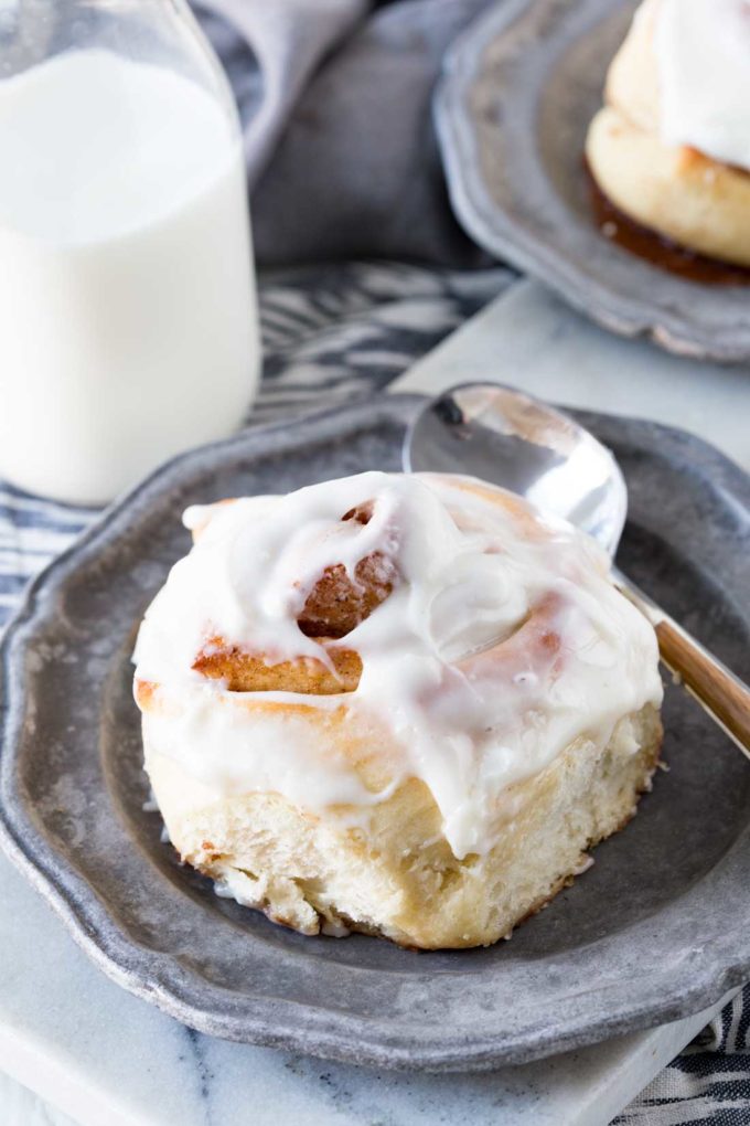 Cinnamon Rolls that can be made in 1 hour. Fluffy, tender, with a rich delicious filling.