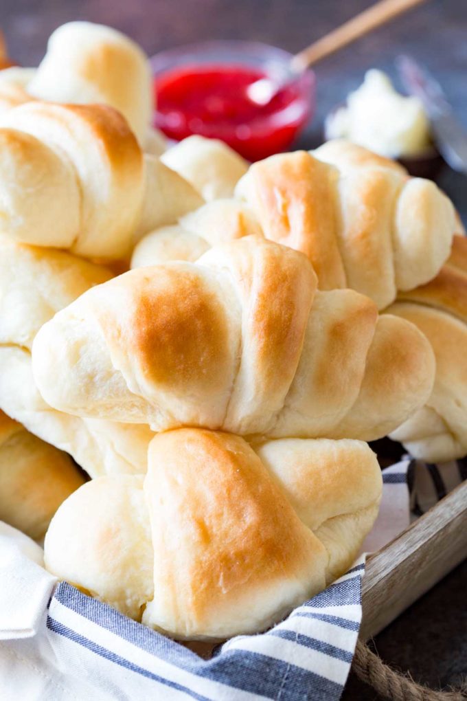 Quick and simple dinner rolls with so much flavor! Tender, light, fluffy, buttery, delicious. 