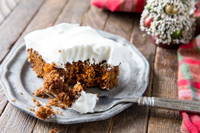 Spicy, sweet, and cozy gingerbread cake