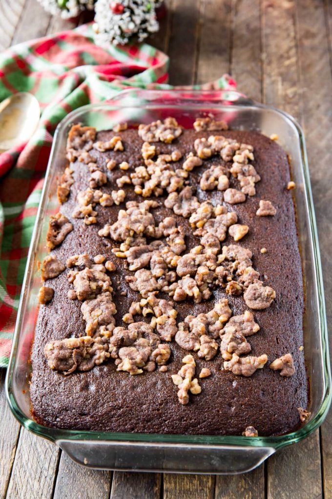 Gingerbread cake that is rich and delicious