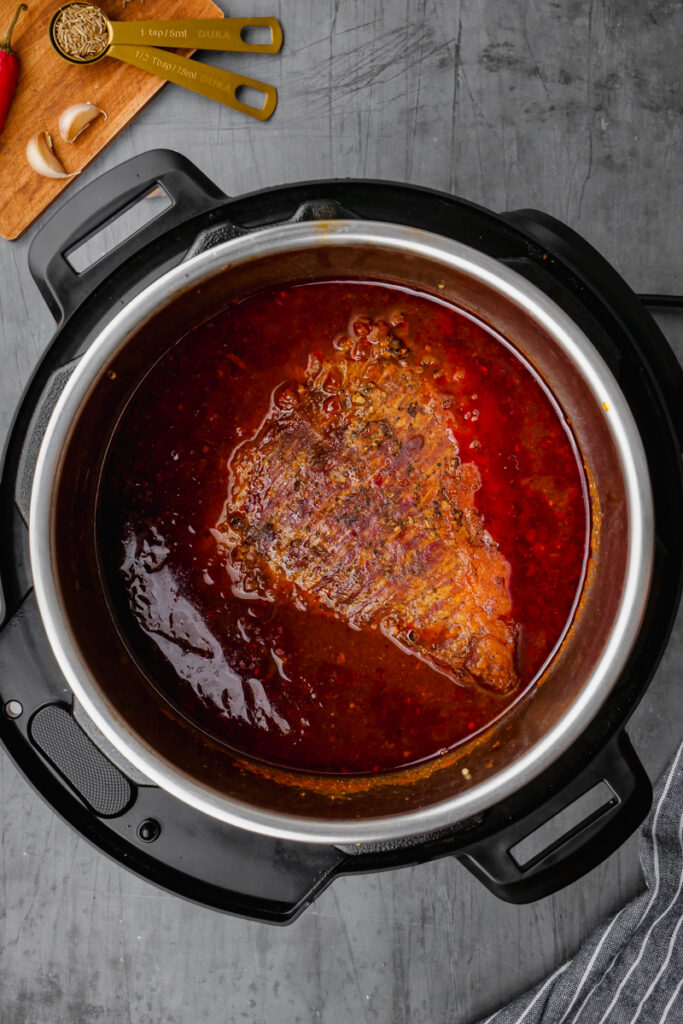 brisket in instant pot with sauce 