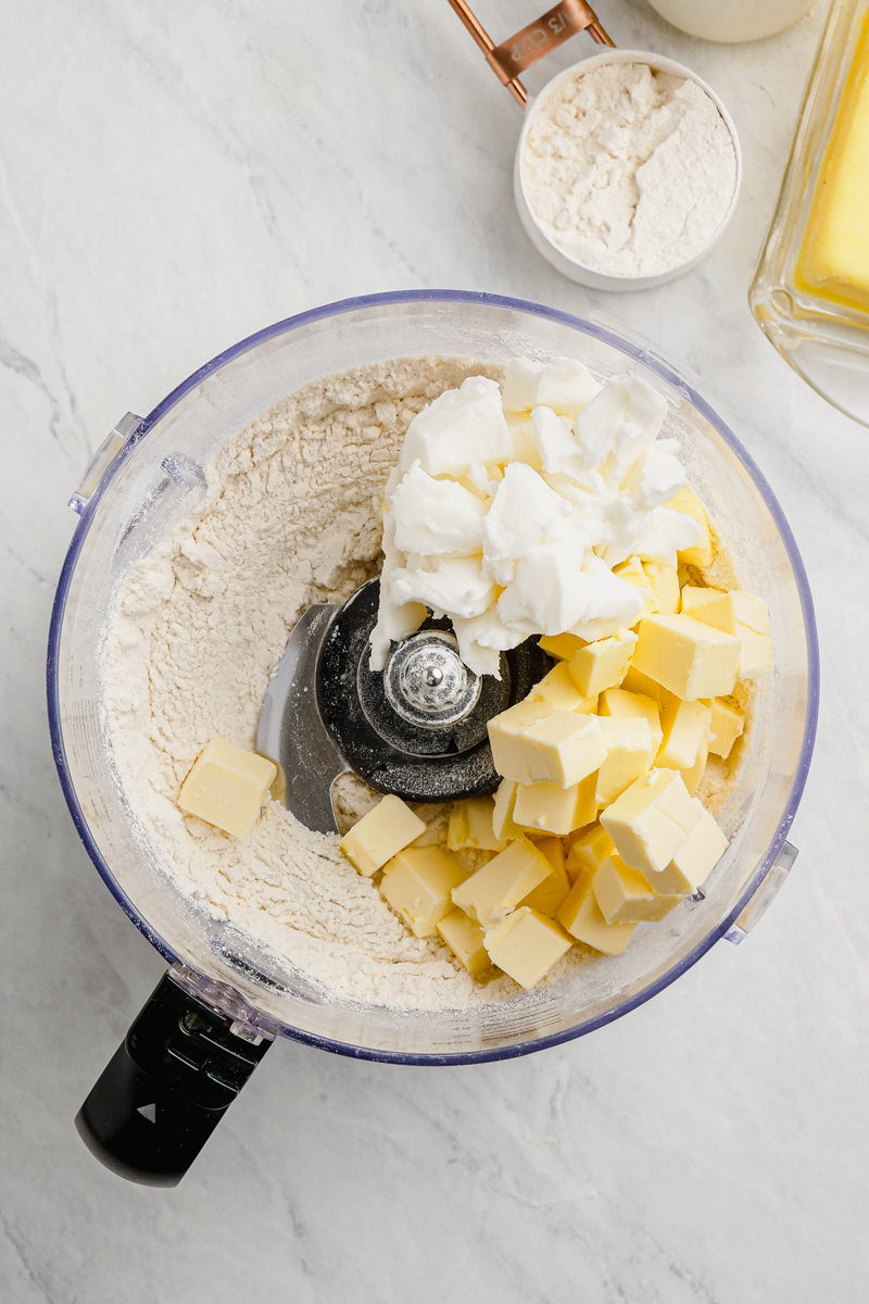 Food processor with ingredients for biscuits