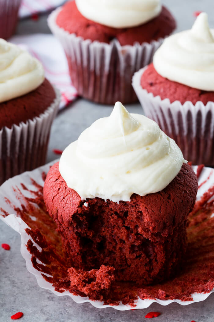Red Velvet Cupcakes - Easy Peasy Meals