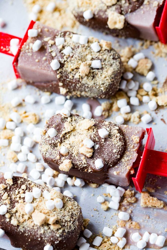 Frozen S'mores Pops are the perfect summer frozen treat