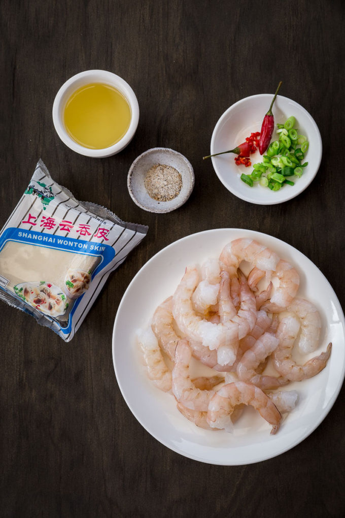 Here’s something to impress your friends that’s simple to make and packed full of spicy heat and mouthwatering flavor. These Spicy Prawns on Crispy Wontons are a must have for your next dinner party.