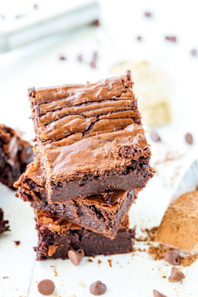 RIch and moist, these fudgy chocolate brownies are so amazing. 