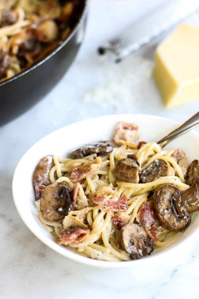 This creamy Mushroom, Bacon, and Parmesan Spaghetti is so easy and flavorful!