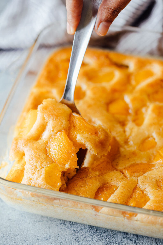 A quick and easy peach cobbler recipe made with Bisquick