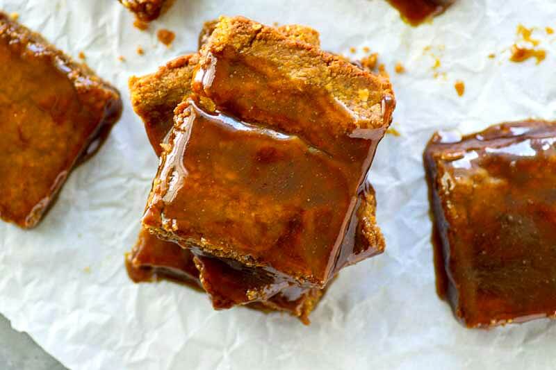 These flourless peanut butter caramel bars are any peanut butter/caramel lover's dream! They whip up in only minutes and are completely flourless and better for you.