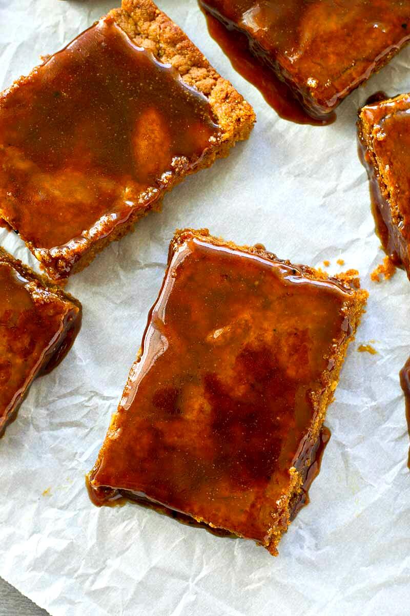 These flourless peanut butter caramel bars are any peanut butter/caramel lover's dream! They whip up in only minutes and are completely flourless and better for you.