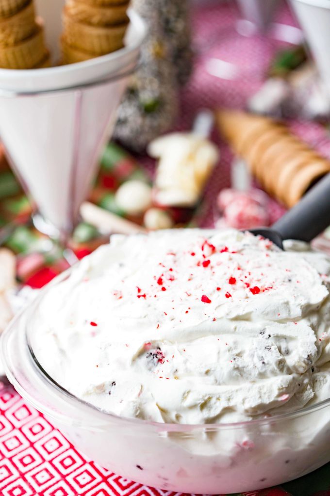 Peppermint ice cream that is no churn and delicious