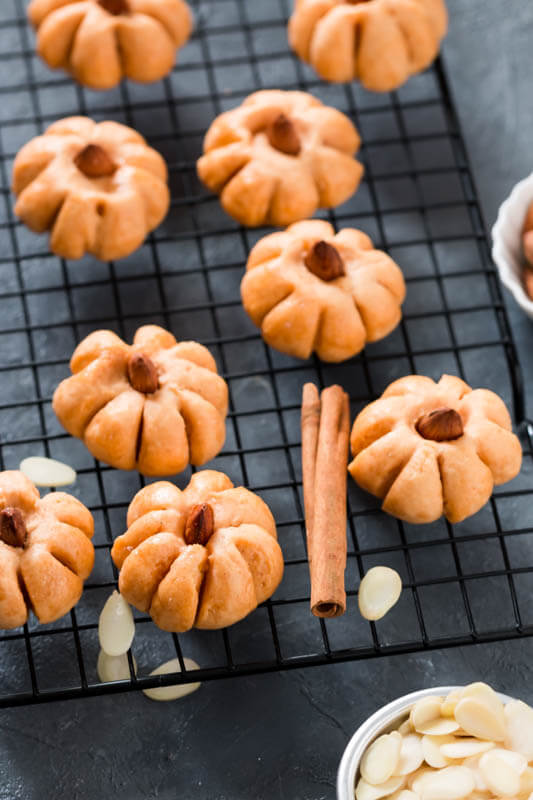 Pumpkin Almond Cookies