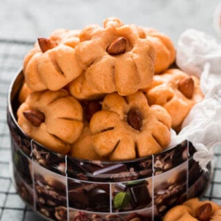 Pumpkin Almond Cookies