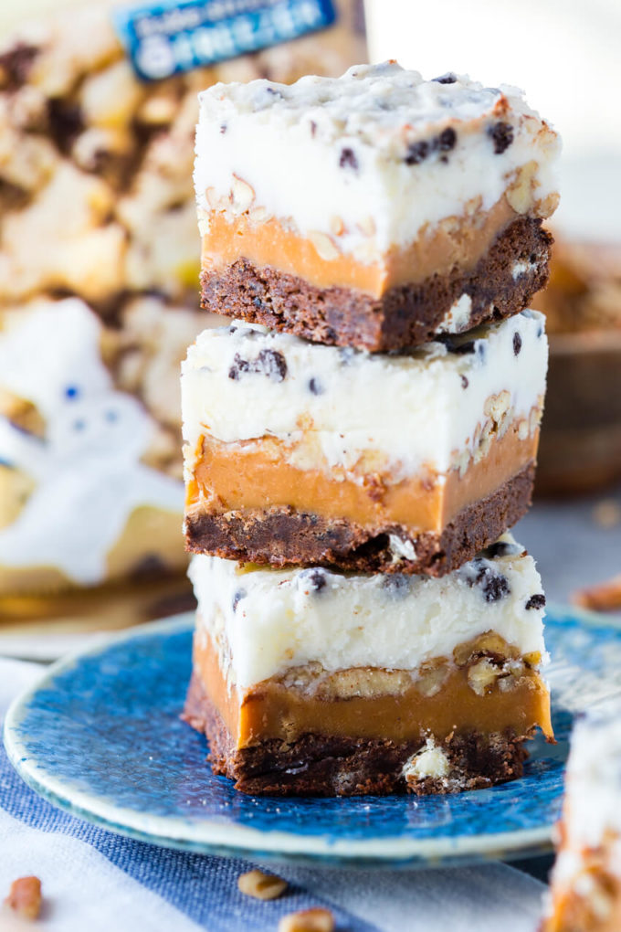 Delicious cookies and cream caramel layer bars