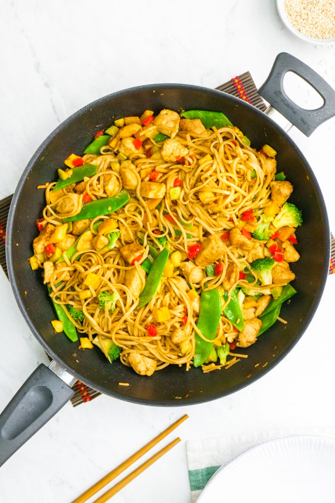 Garlic chicken lo mein