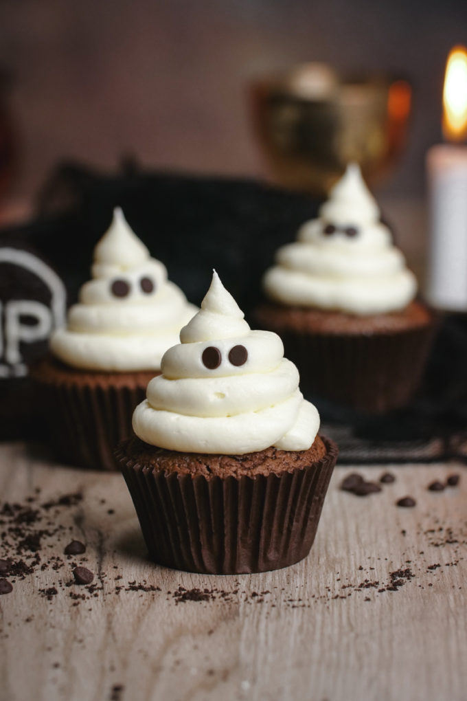 Halloween Cupcakes: Ghost Cupcakes - Easy Peasy Meals