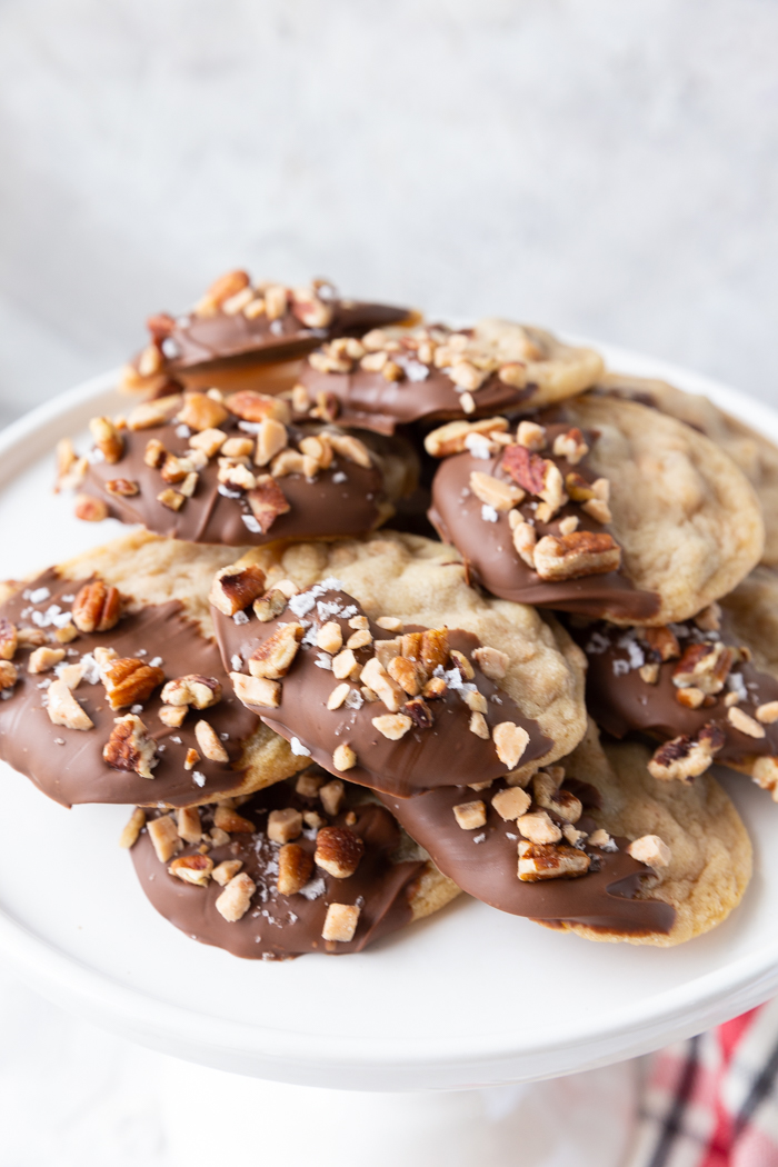 Toffee Pecan Christmas Cookies - Easy Peasy Meals