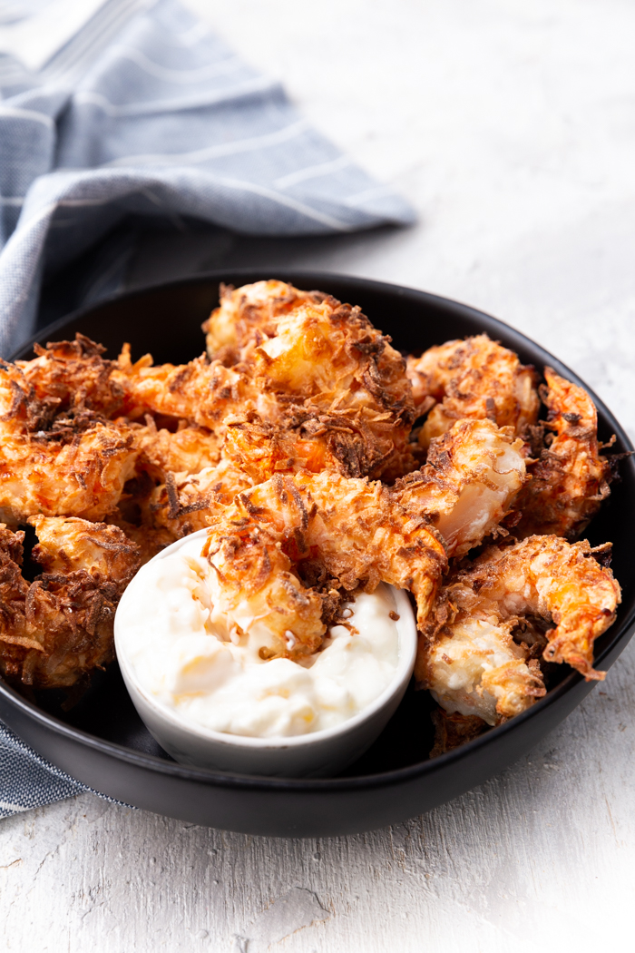 Crispy coconut shrimp, this crunchy delicious coconut shrimp is delicious and crisp. 