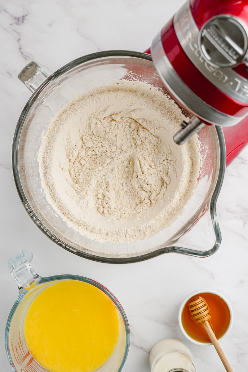 Stand mixer with dry ingredients whisked together